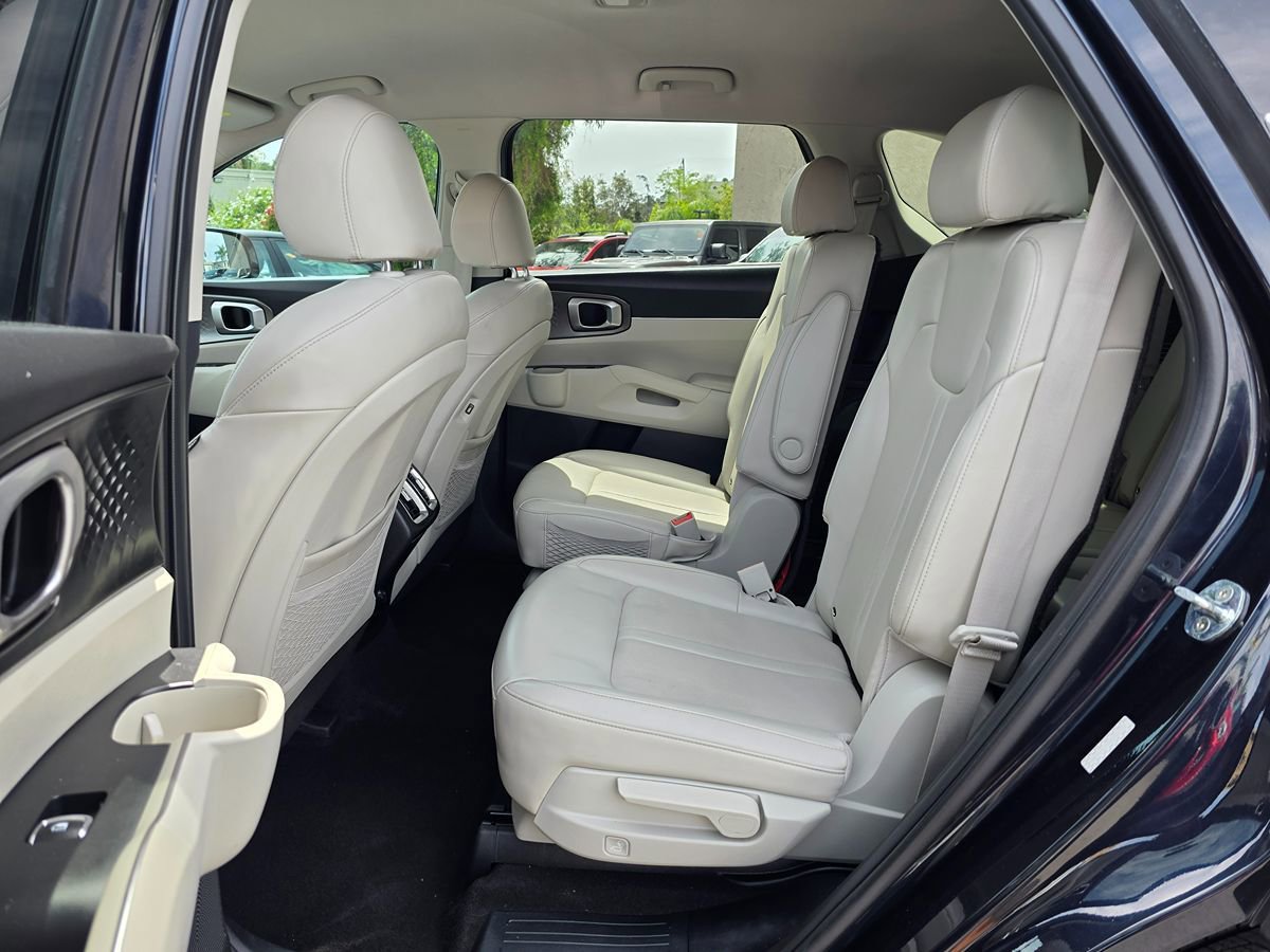 Used 2022 Kia Sorento S FWD image 17