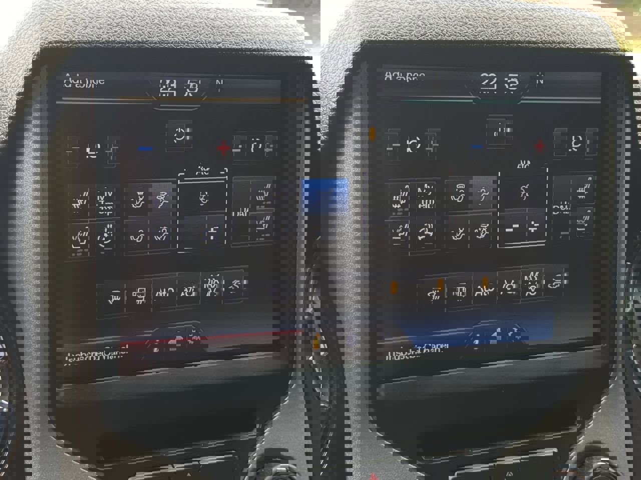 Used 2013 Ford F250 Platinum w/ FX4 Off Road Pkg image 21