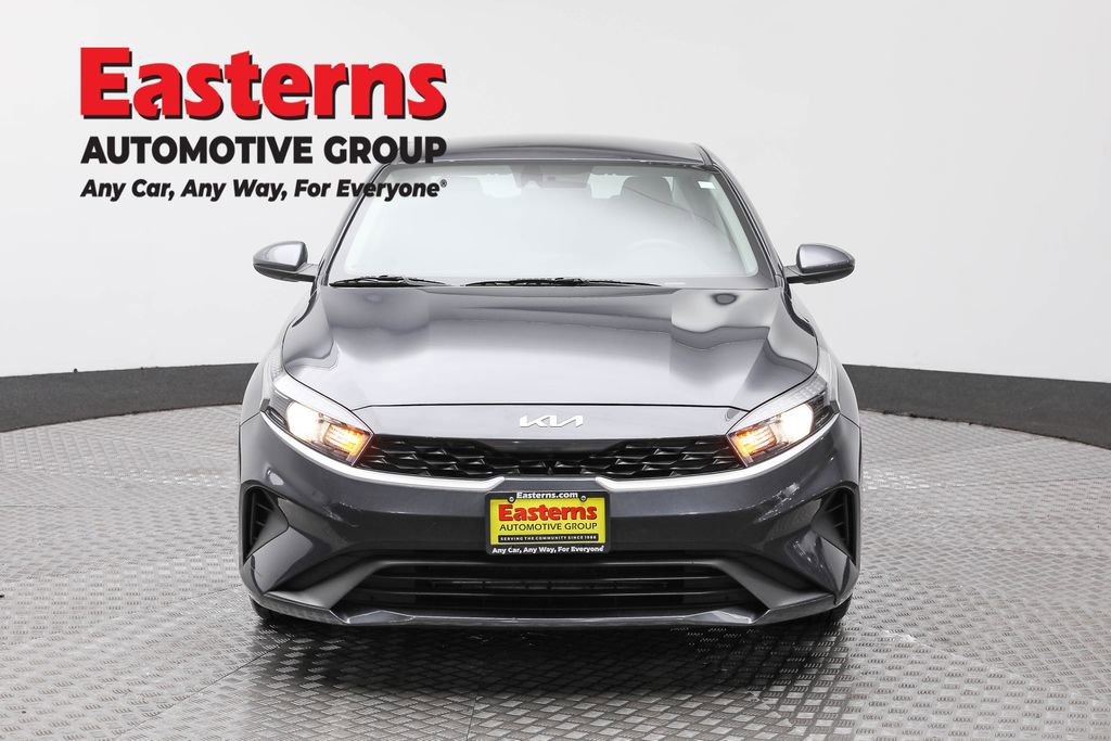 Used 2023 Kia Forte LXS image 2