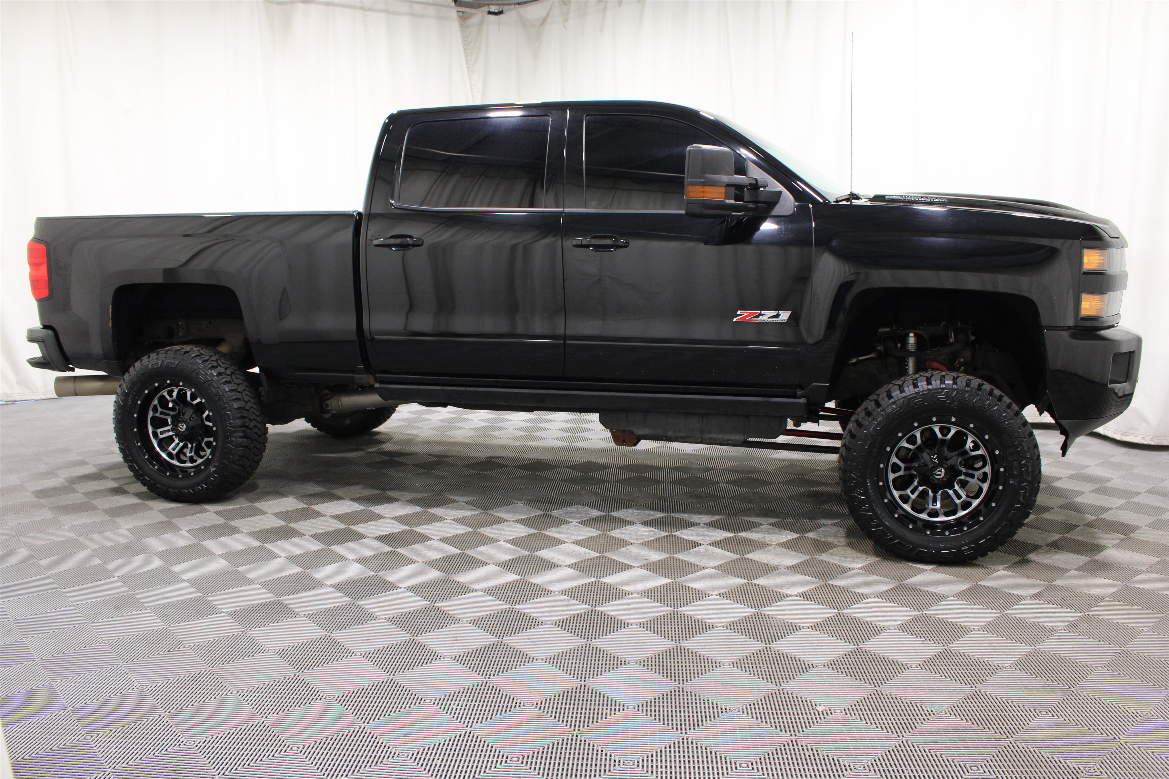 Used 2017 Chevrolet Silverado 2500 LTZ w/ Duramax Plus Package AWD/4WD image 28