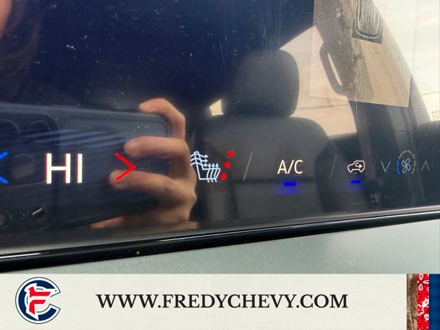 Used 2025 Chevrolet Traverse LT w/ Driver Confidence Package image 25