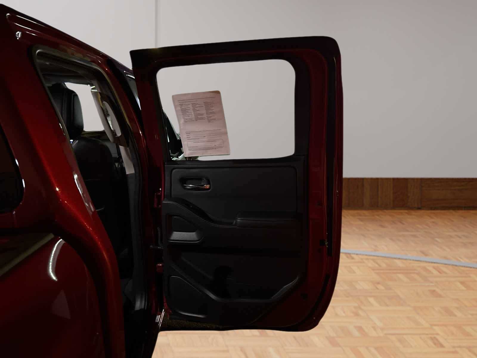 Used 2024 Nissan Frontier SL w/ Technology Package image 31