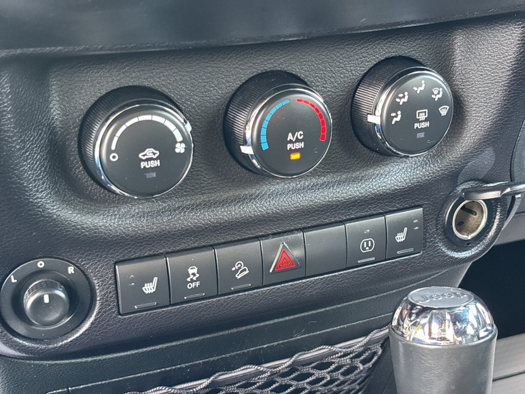 Used 2018 Jeep Wrangler Unlimited Sport AWD/4WD image 26