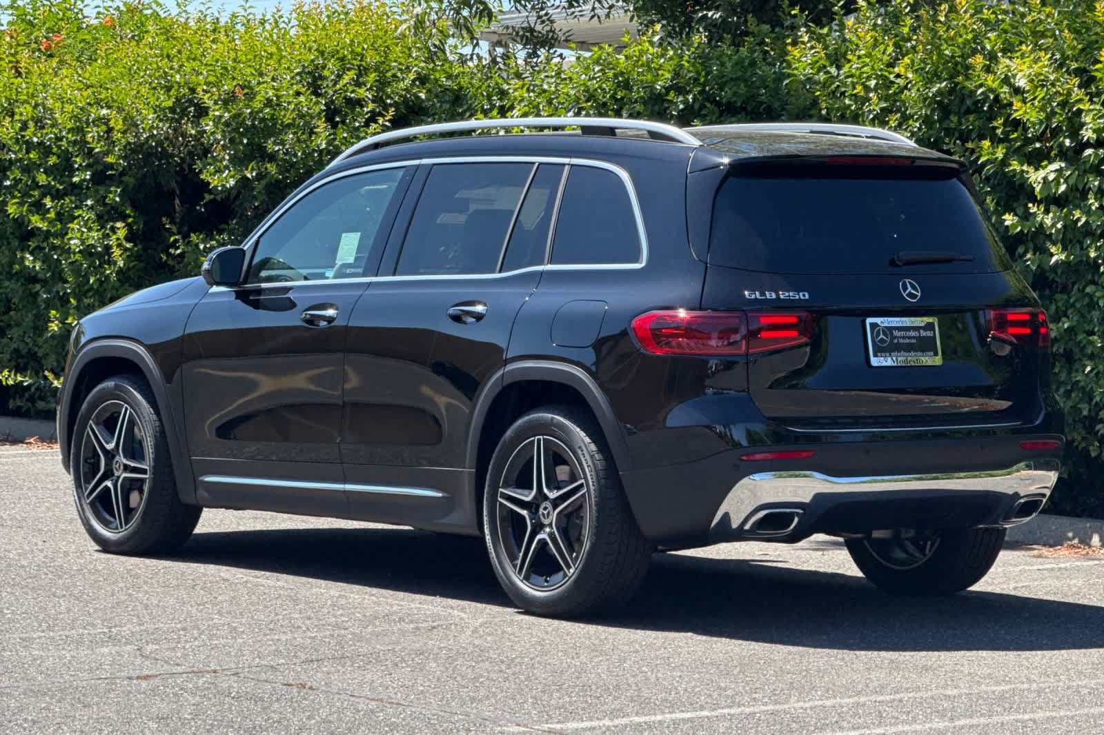 New 2026 Mercedes-Benz GLB 250 image 5