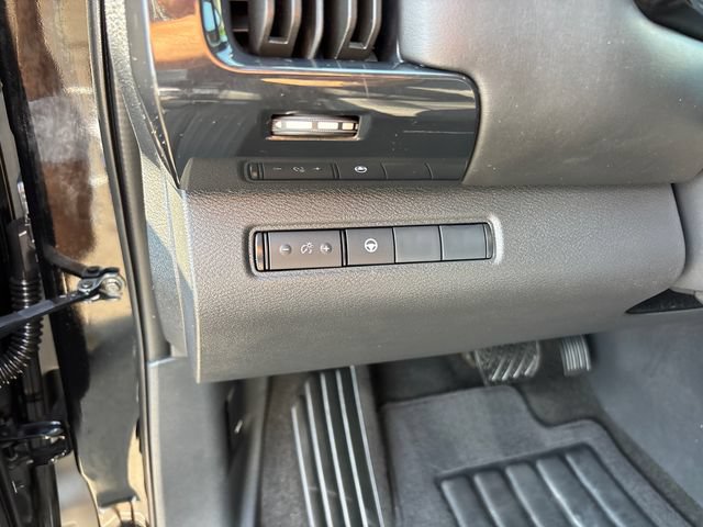 Used 2024 Nissan Pathfinder SV FWD image 17