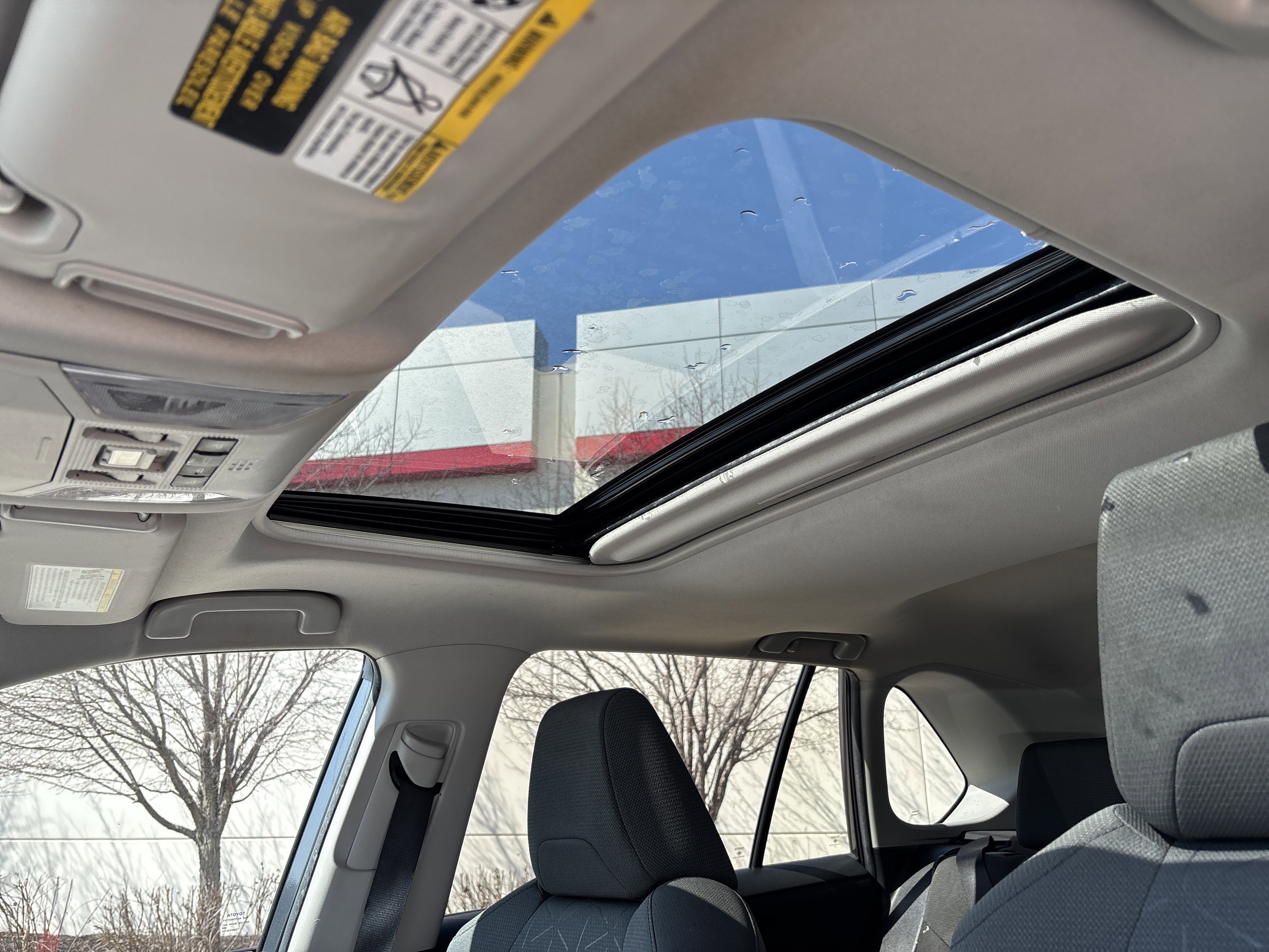 Used 2022 Toyota RAV4 XLE w/ Convenience Package AWD/4WD image 28