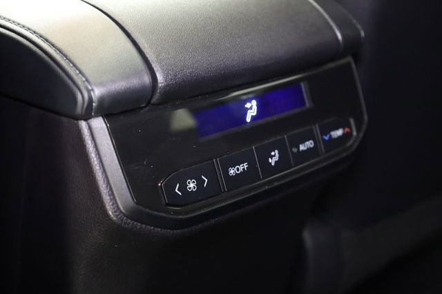 Used 2024 Toyota Highlander XLE image 24