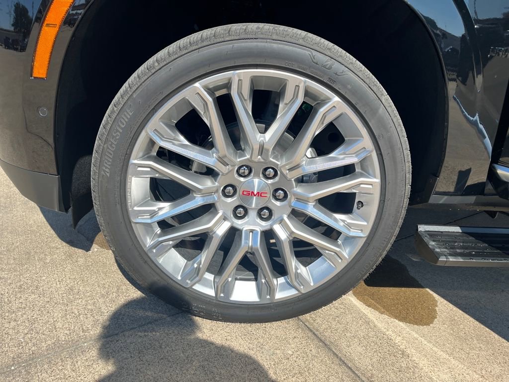 New 2026 GMC Yukon XL Denali w/ Denali Reserve Package image 25