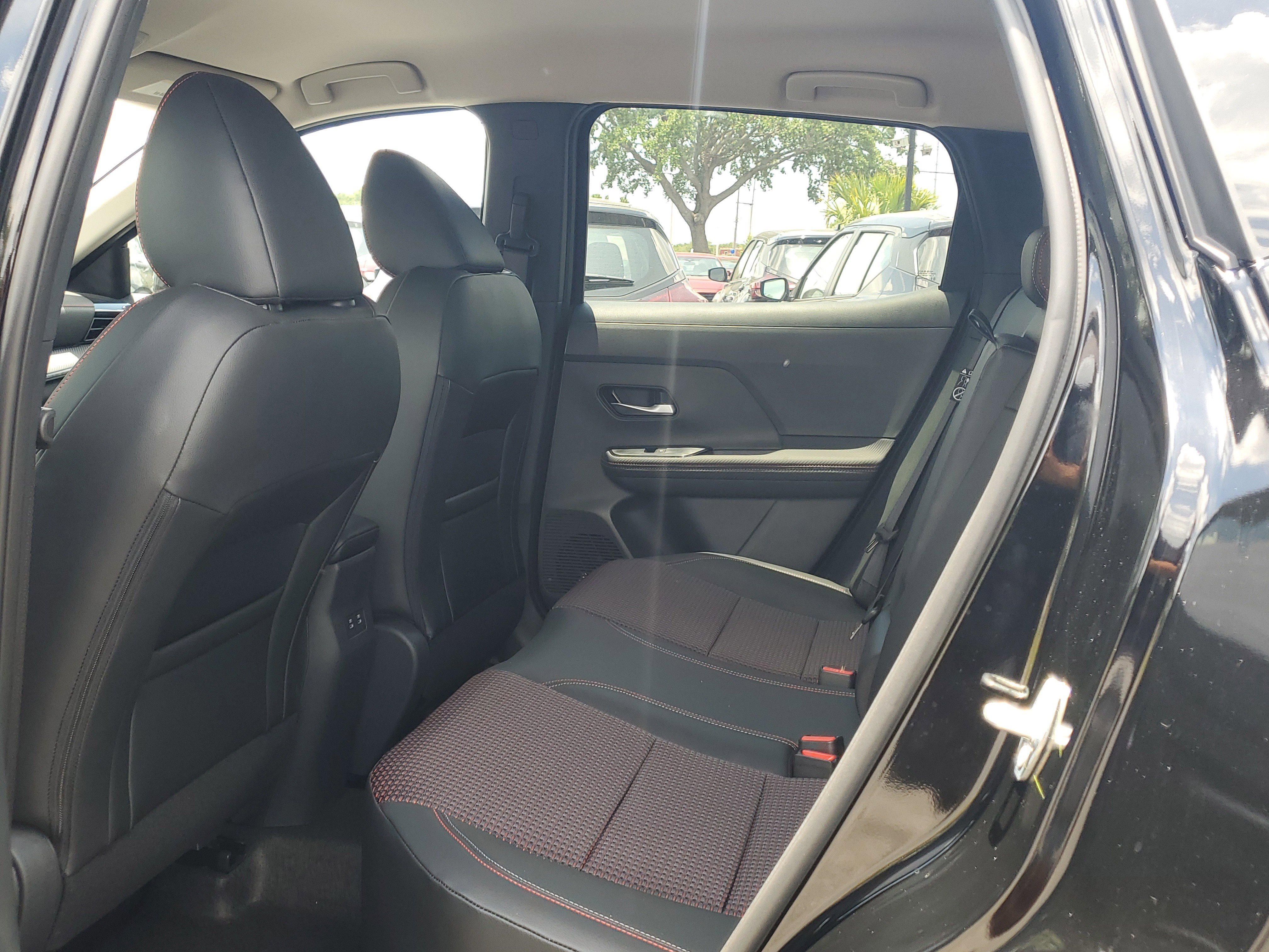 New 2025 Nissan Kicks SR image 8