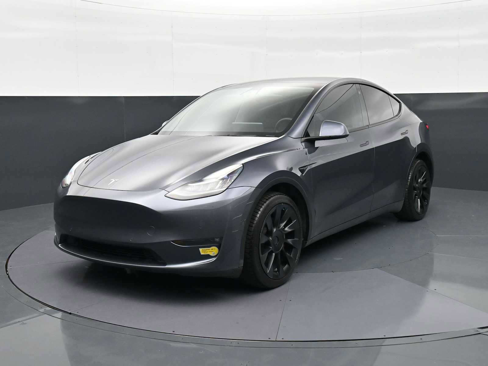 Used 2021 Tesla Model Y Long Range AWD/4WD image 1