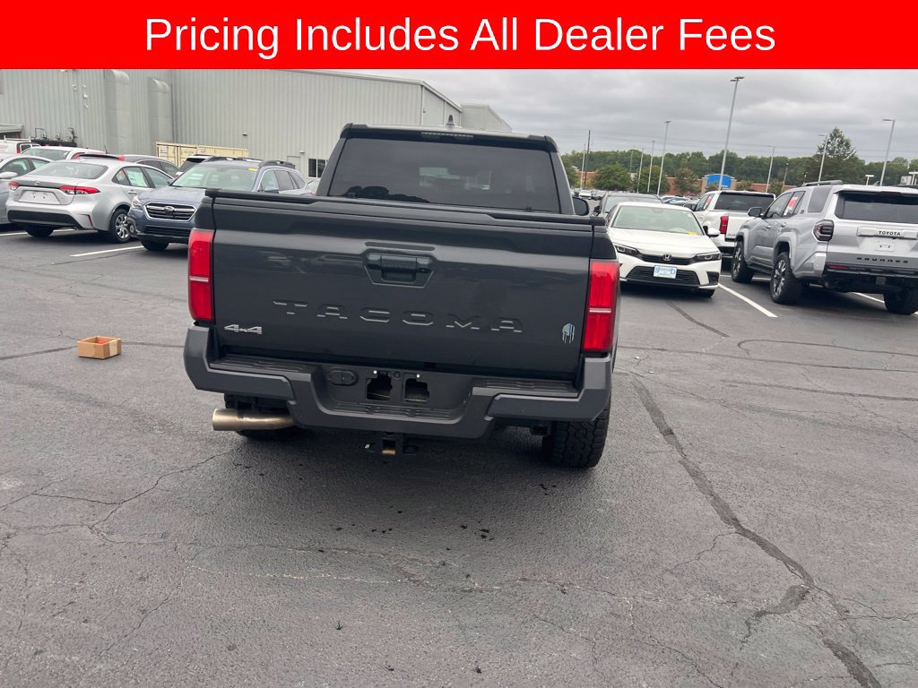 Used 2025 Toyota Tacoma SR5 AWD/4WD image 26