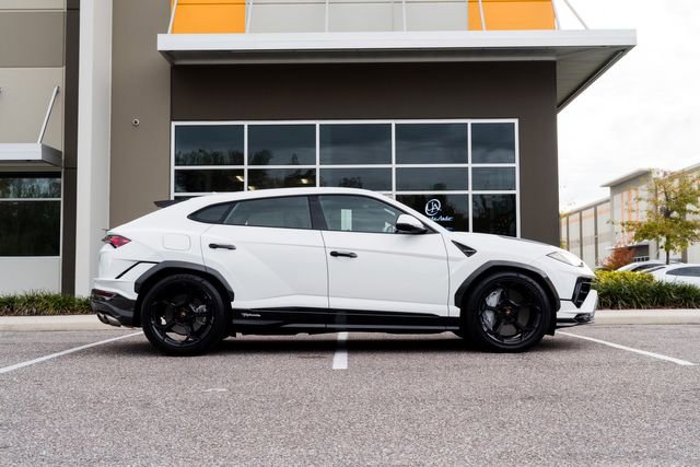 Used 2024 Lamborghini Urus Performante image 2