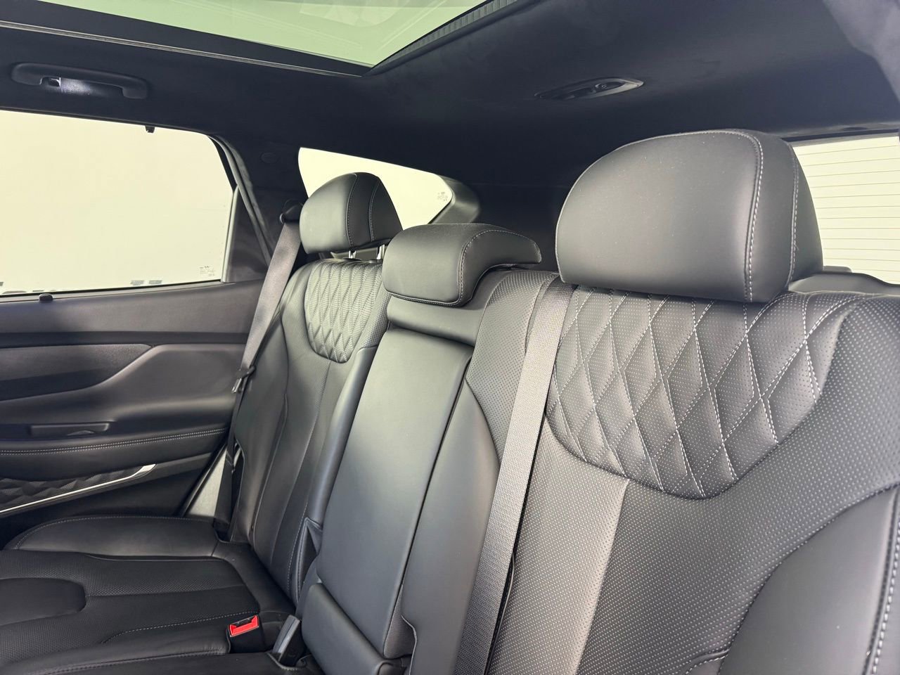 Used 2023 Hyundai Santa Fe Calligraphy image 7