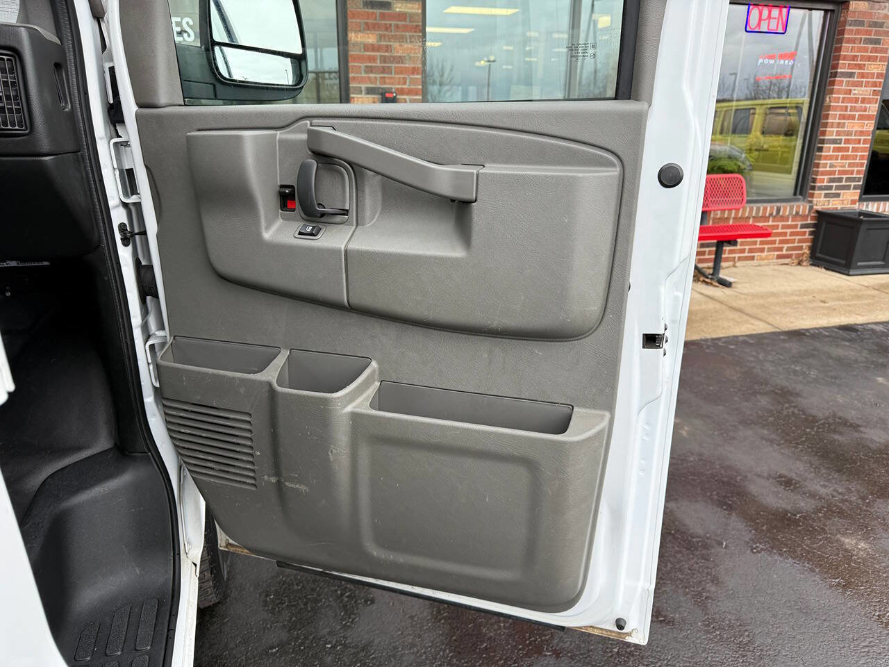 Used 2023 GMC Savana 2500 w/ Driver Convenience Package image 25