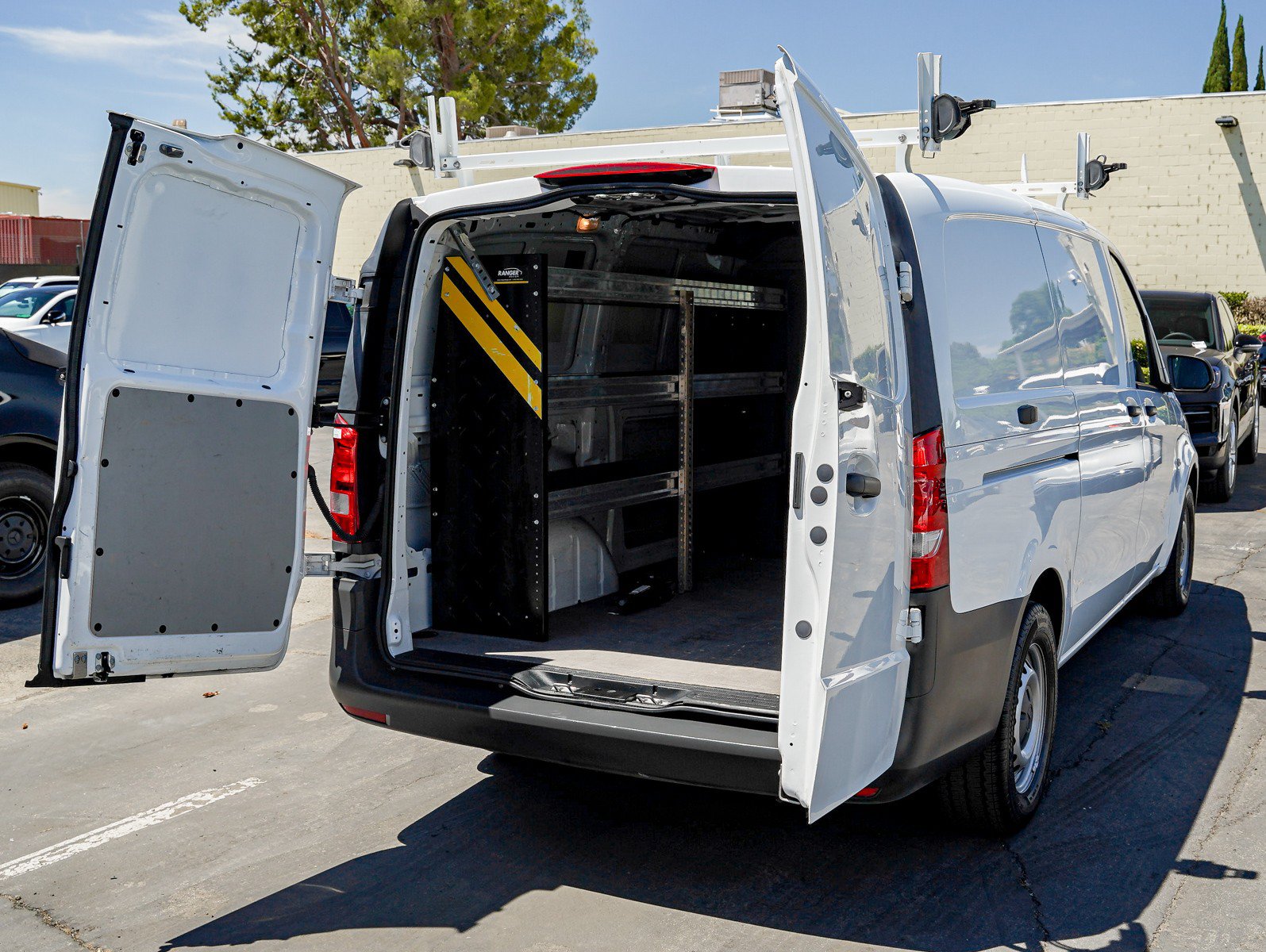 Used 2022 Mercedes-Benz Metris image 7