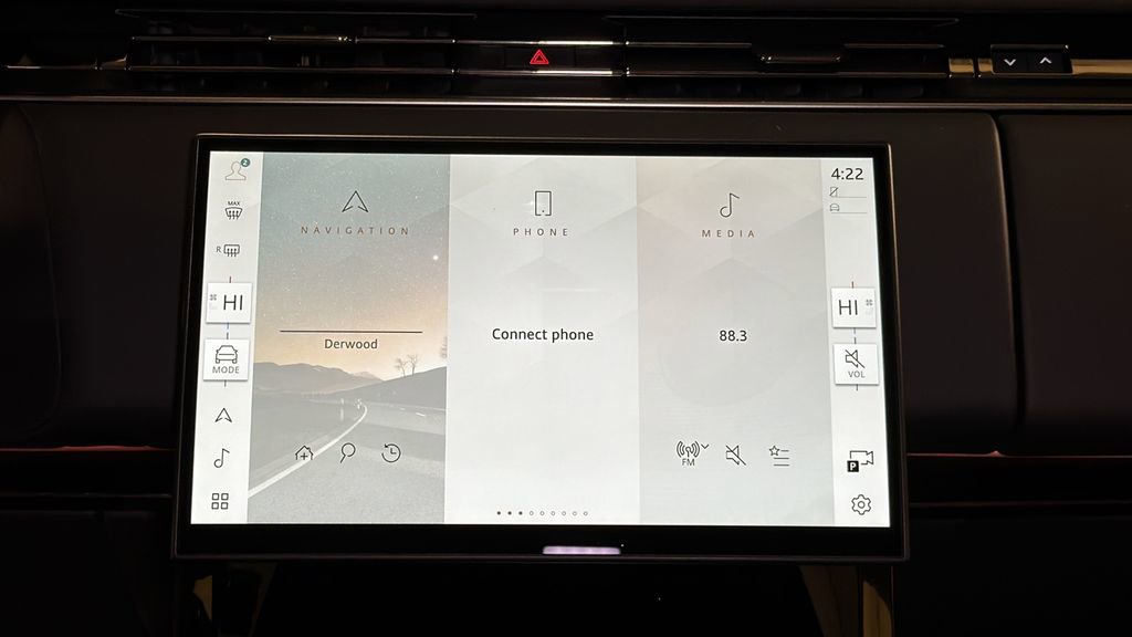 Used 2024 Land Rover Range Rover Sport SE image 20