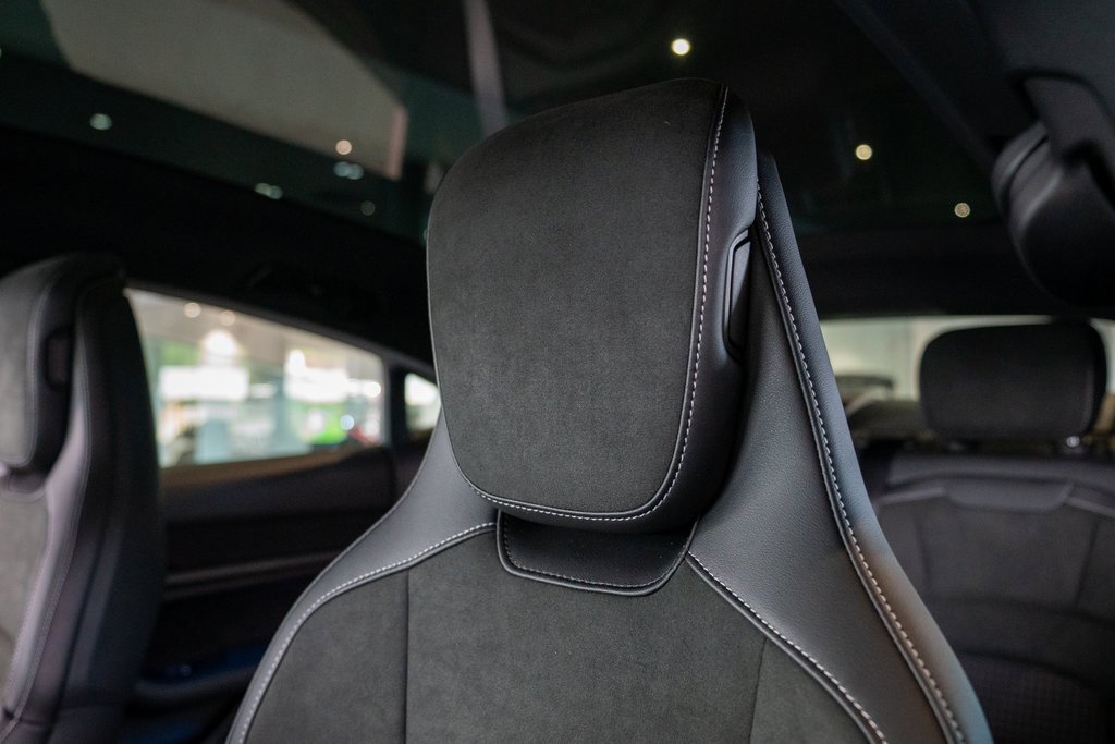 New 2025 Porsche Taycan image 24