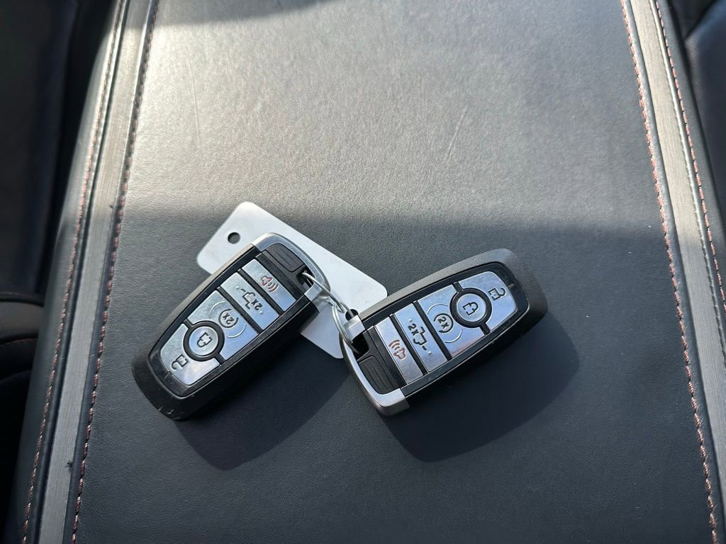 Used 2022 Ford F350 Platinum w/ Camper Package image 13