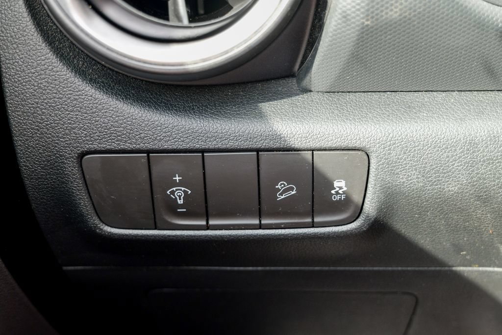 Used 2023 Hyundai Kona SEL AWD/4WD image 50
