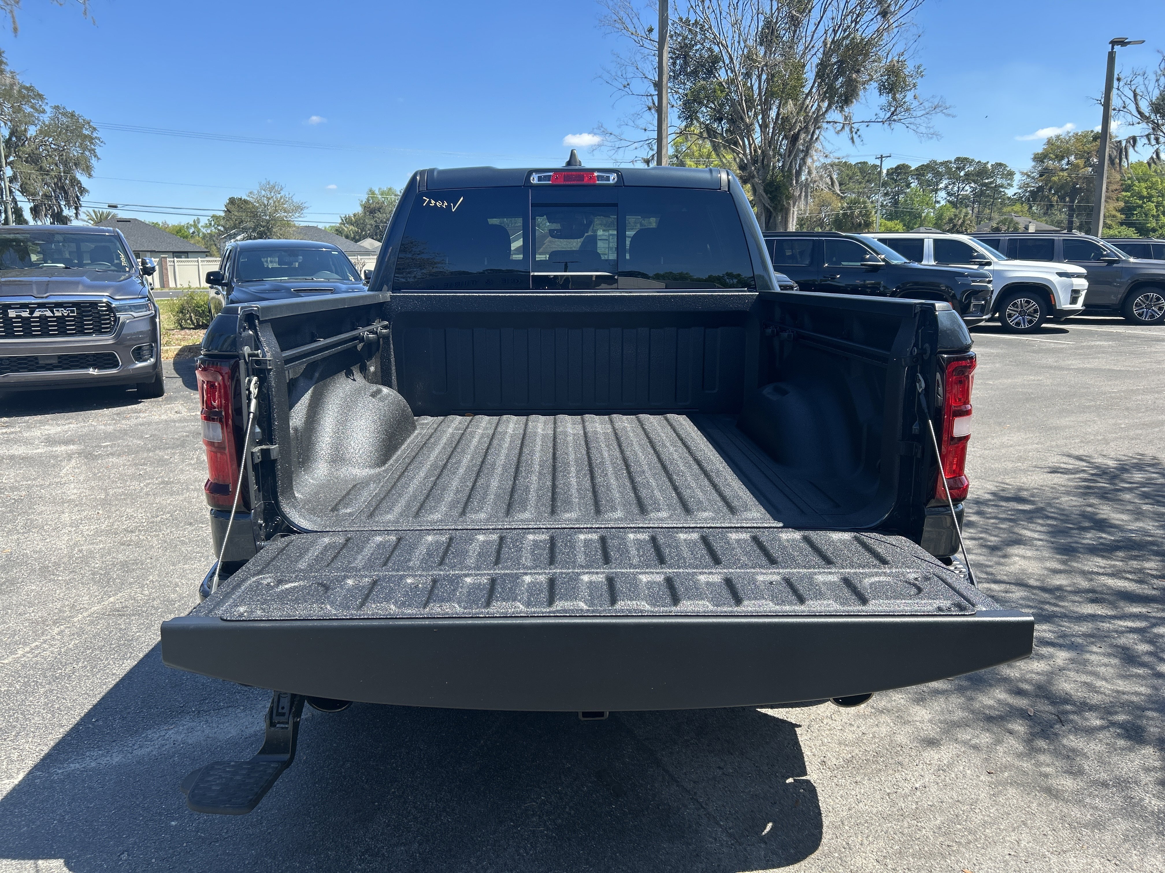 New 2026 RAM 1500 4x4 Crew Cab image 7