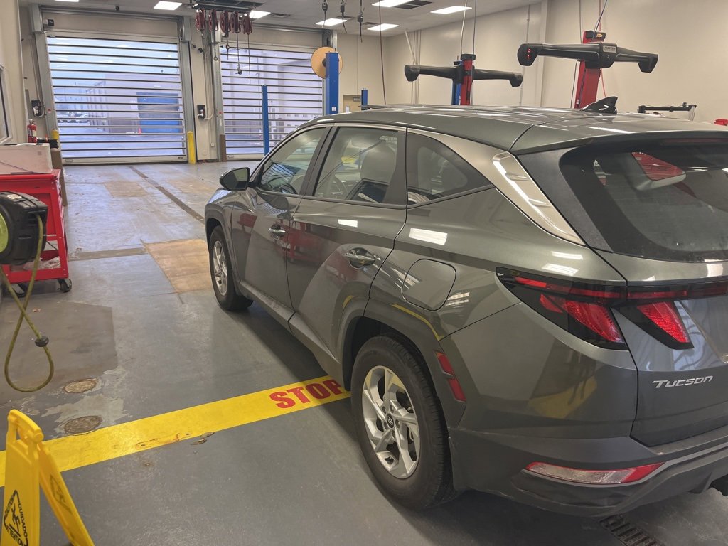 Used 2023 Hyundai Tucson SE image 3