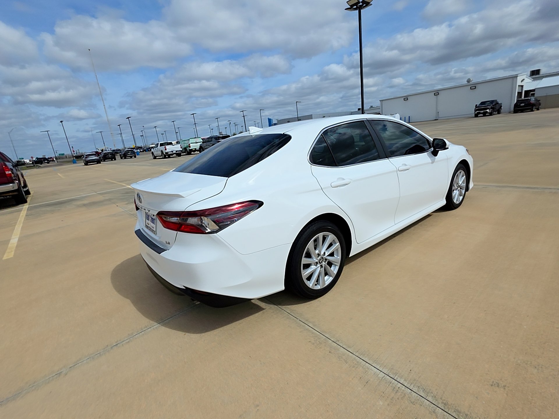 Used 2023 Toyota Camry LE image 9