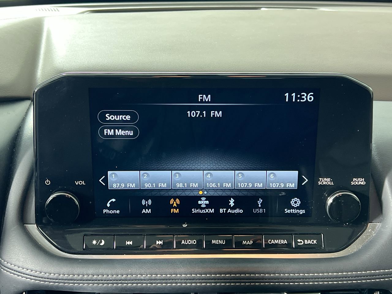 Used 2023 Nissan Rogue SL w/ SL Premium Package image 25