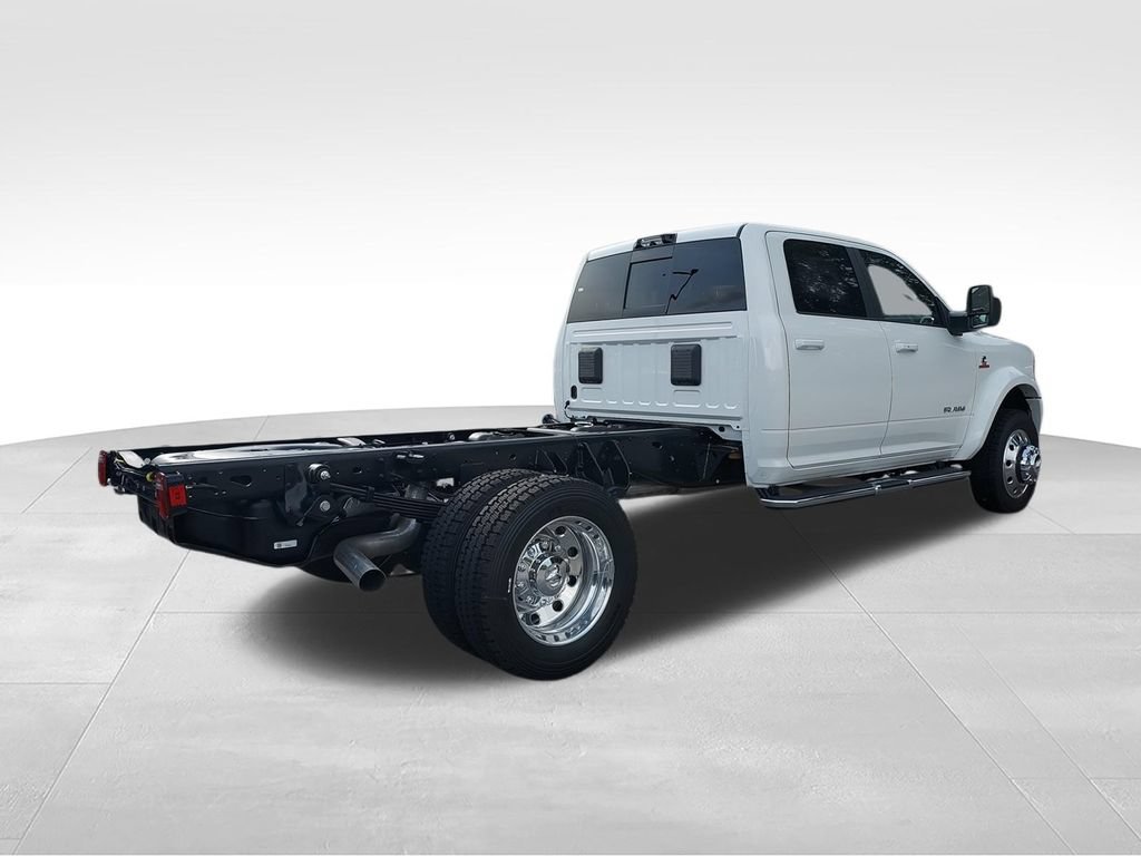 New 2026 RAM 4500 4x4 Crew Cab DRW w/ Laramie Trim Package image 8