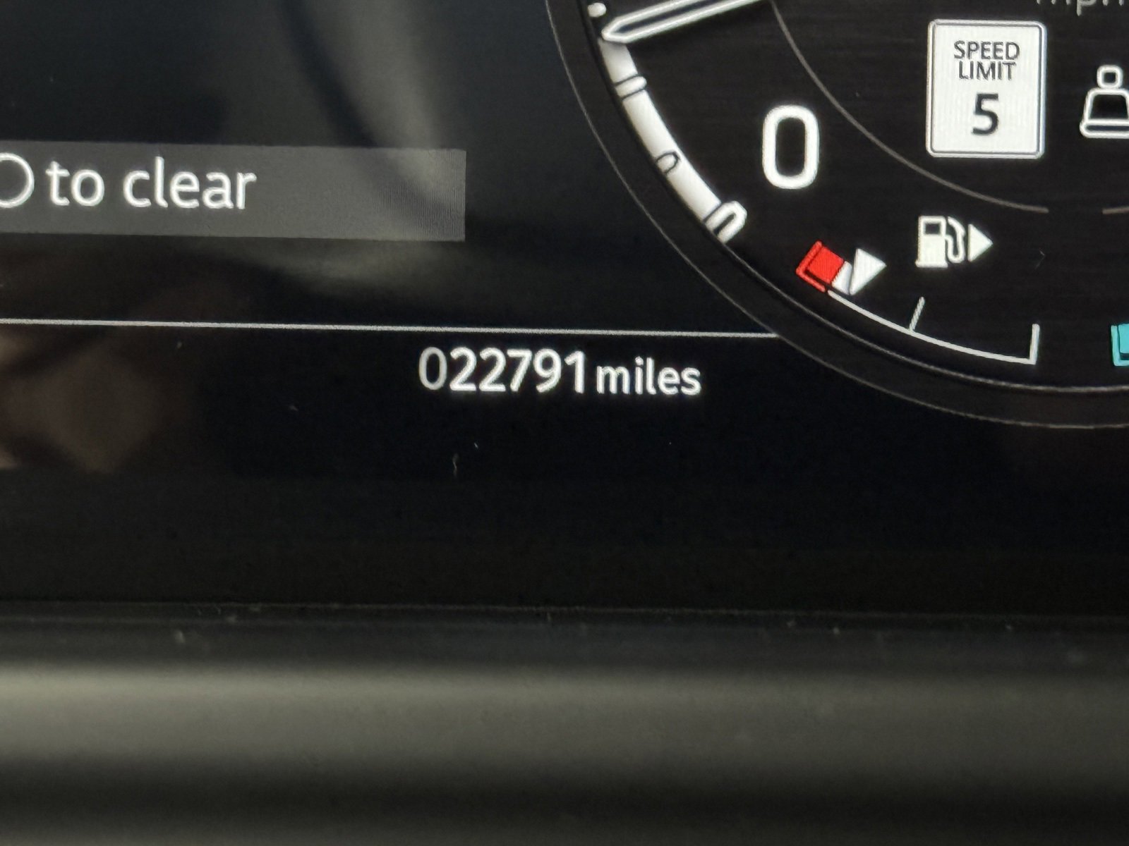 Used 2023 Land Rover Defender 110 S image 28