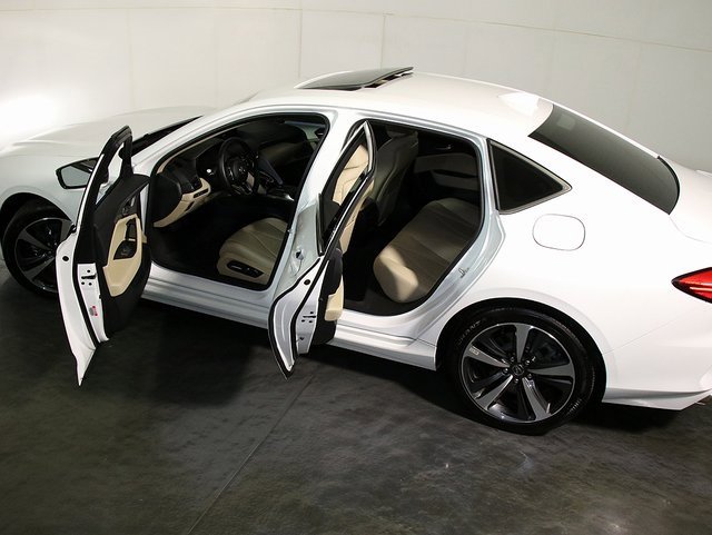 Certified 2025 Acura TLX w/ Technology Package image 5