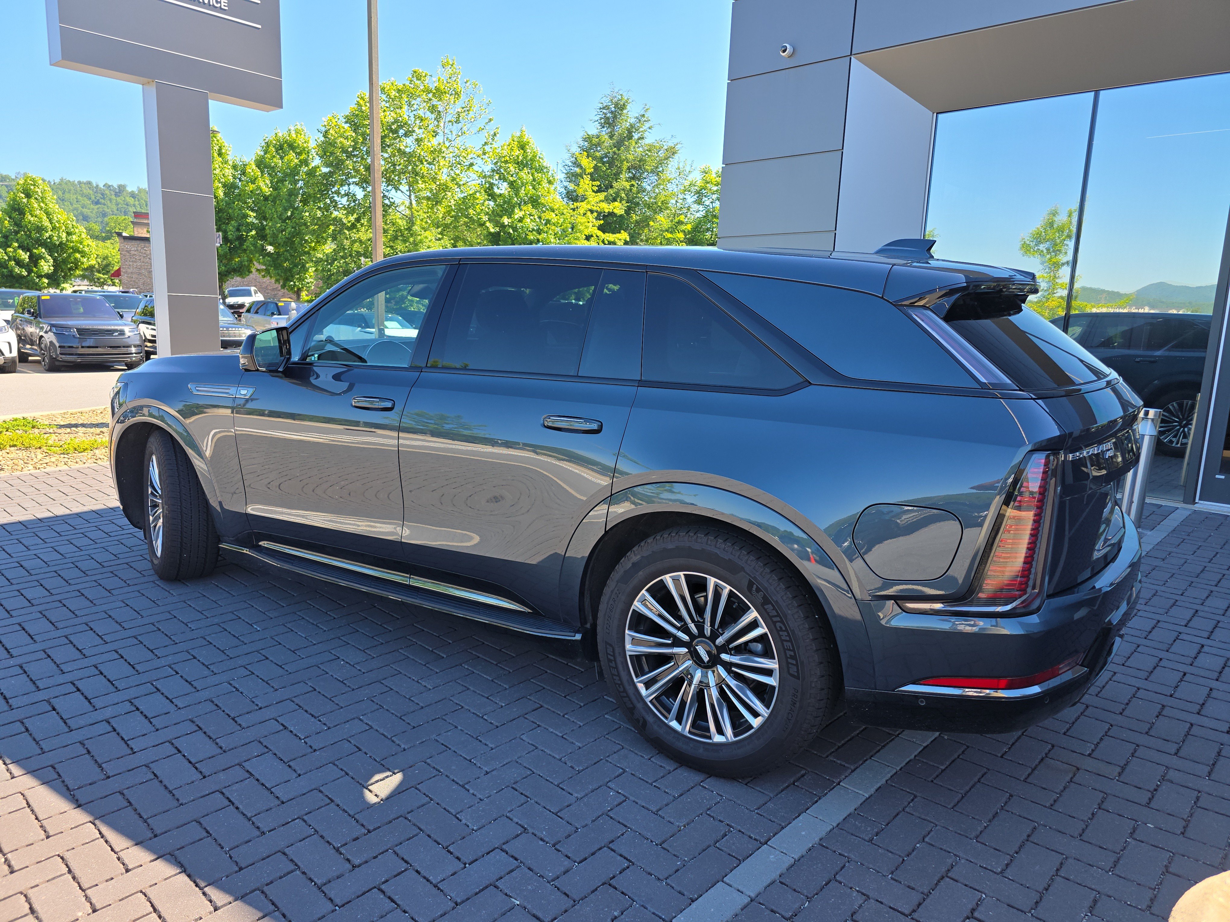 Used 2026 Cadillac Escalade IQ Sport 1 AWD/4WD image 8