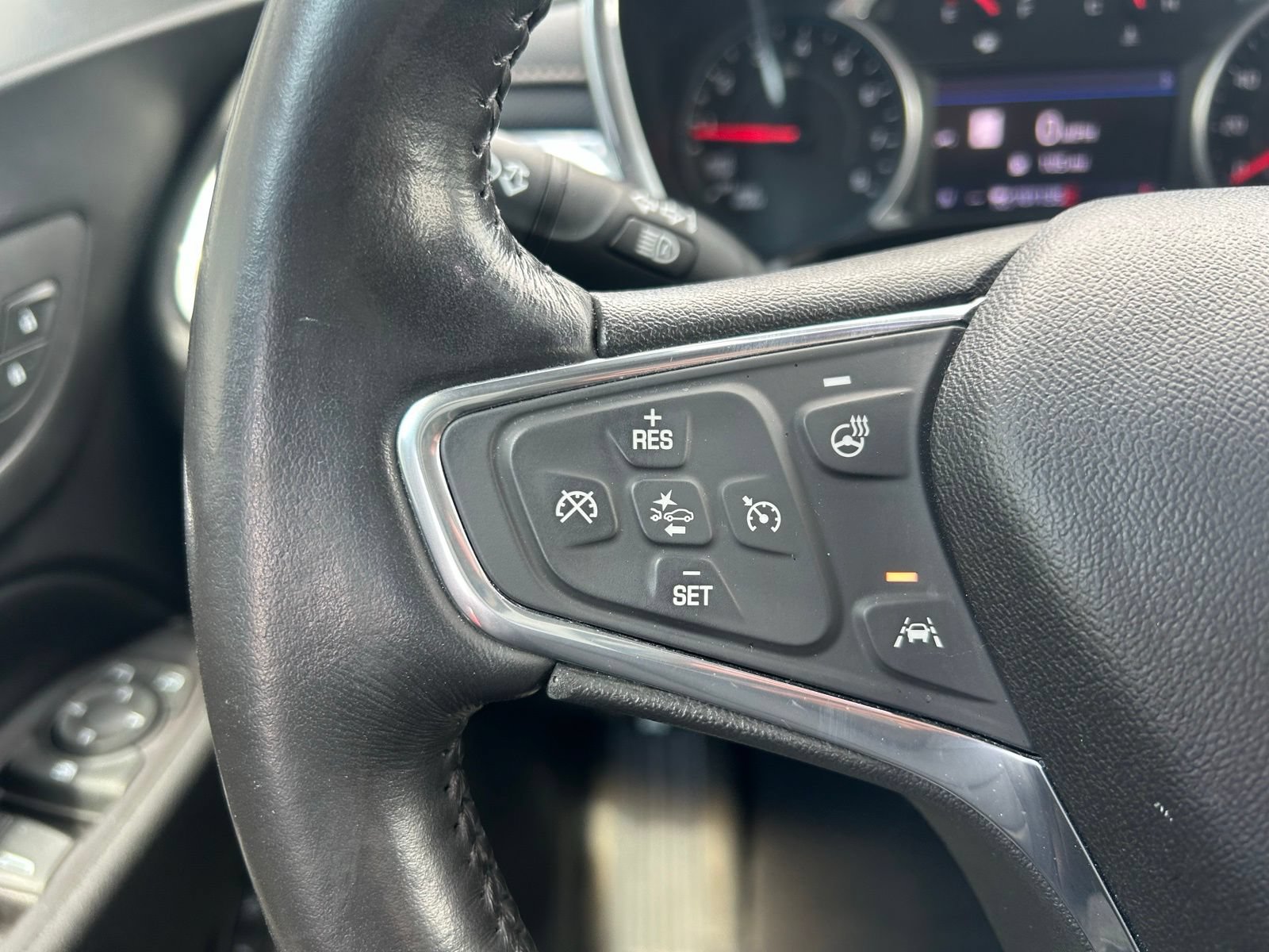 Used 2020 Chevrolet Equinox Premier AWD/4WD image 17