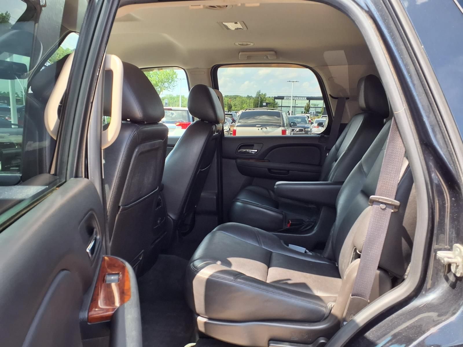 Used 2012 GMC Yukon SLT w/ SLT-2 Equipment Package AWD/4WD image 11