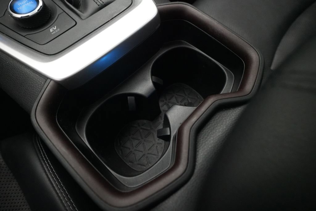 Used 2019 Toyota RAV4 Limited AWD/4WD image 17