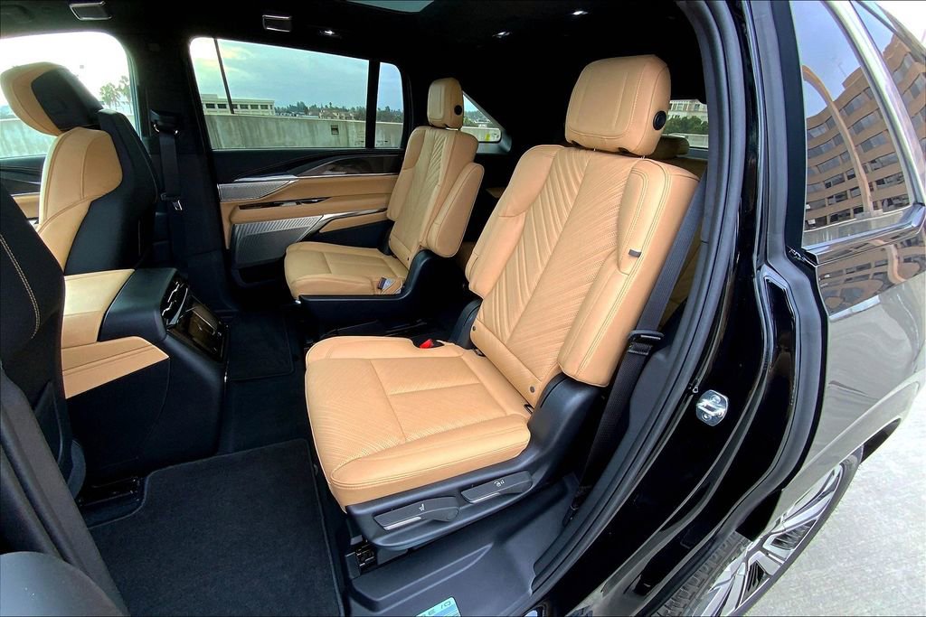 New 2025 Cadillac Escalade IQ Luxury 2 image 28