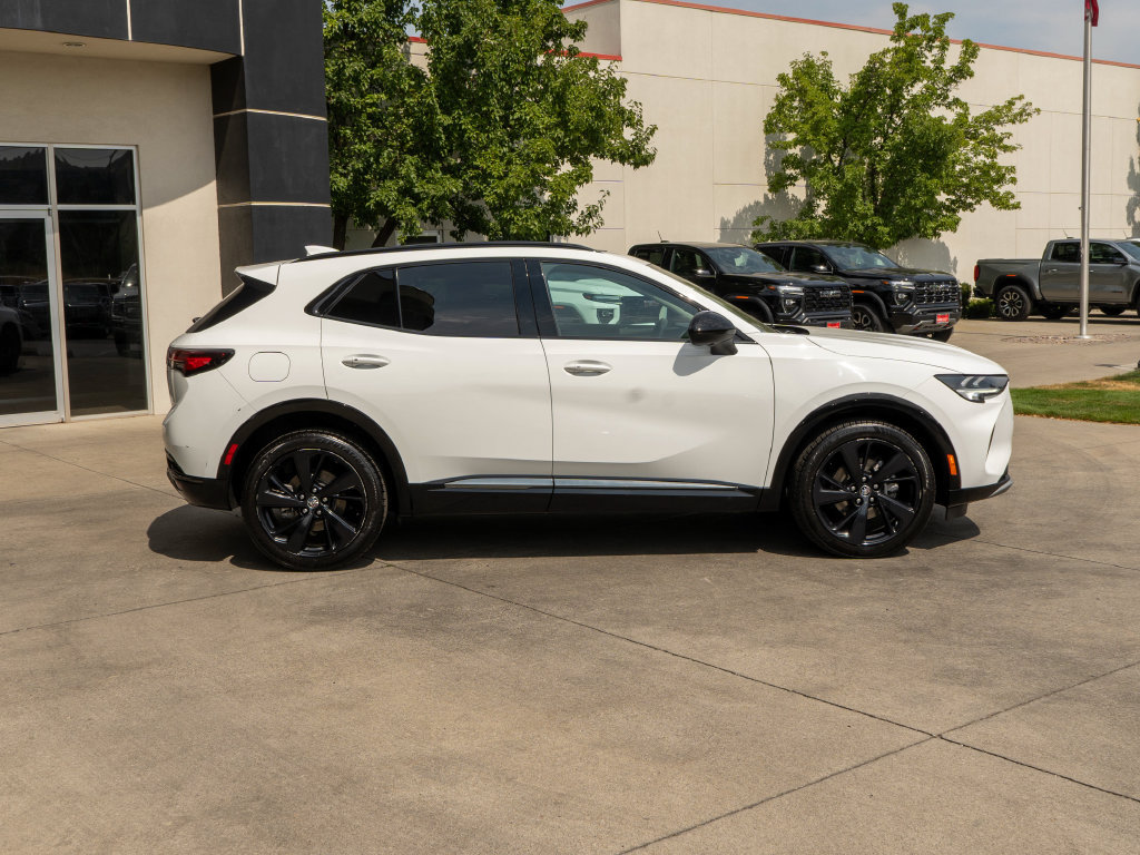 Certified 2023 Buick Envision Essence w/ Technology Package I AWD/4WD image 9