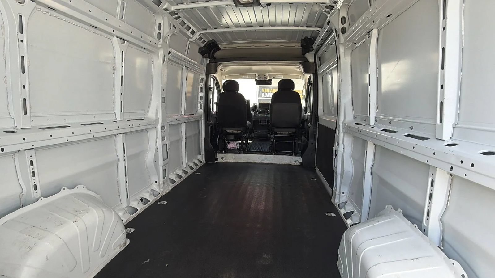 Used 2025 RAM ProMaster 2500 w/ Convenience Group FWD image 7