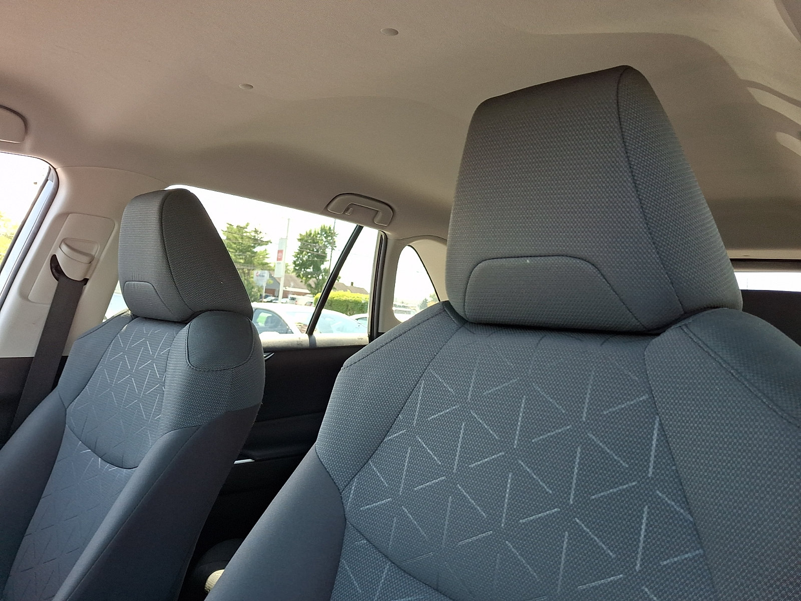 Used 2024 Toyota RAV4 XLE AWD/4WD image 15