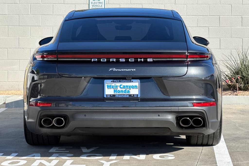 Used 2024 Porsche Panamera RWD image 8