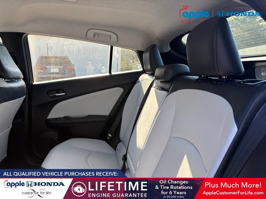 Used 2017 Toyota Prius Four FWD image 5