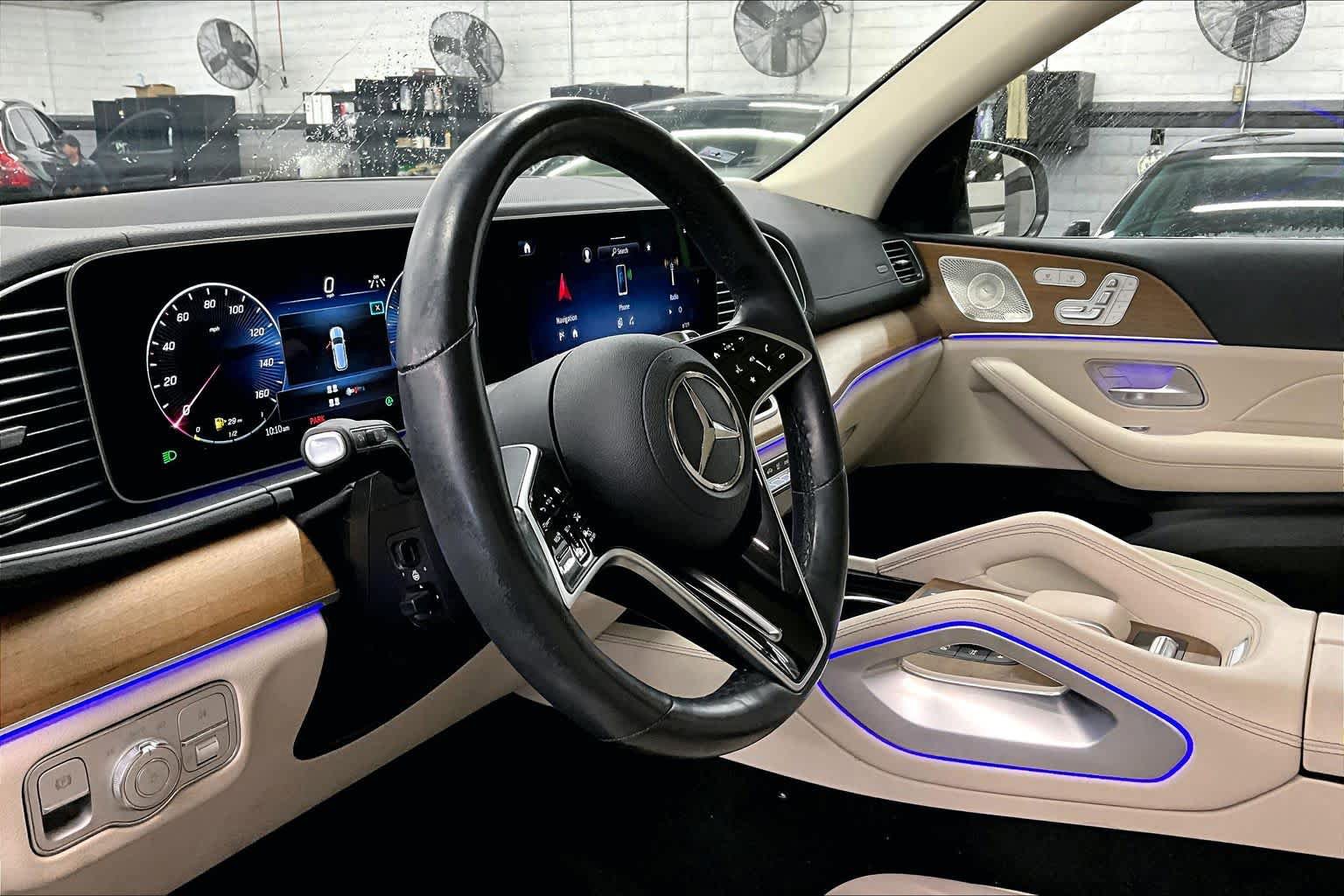 Used 2024 Mercedes-Benz GLS 450 4MATIC image 17