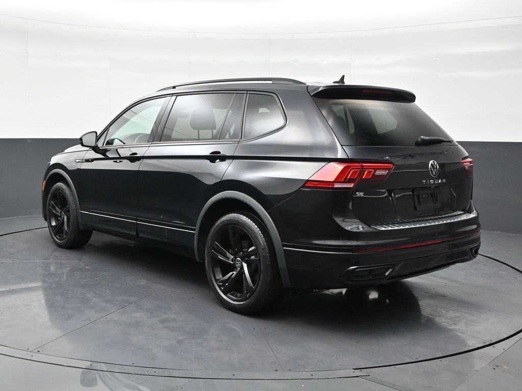 Used 2023 Volkswagen Tiguan SE R-Line image 3
