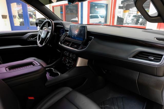 Used 2024 Chevrolet Tahoe Z71 w/ Luxury Package AWD/4WD image 12