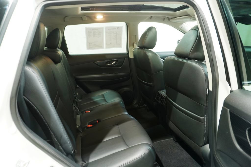 Used 2019 Nissan Rogue SL w/ Premium Package AWD/4WD image 15