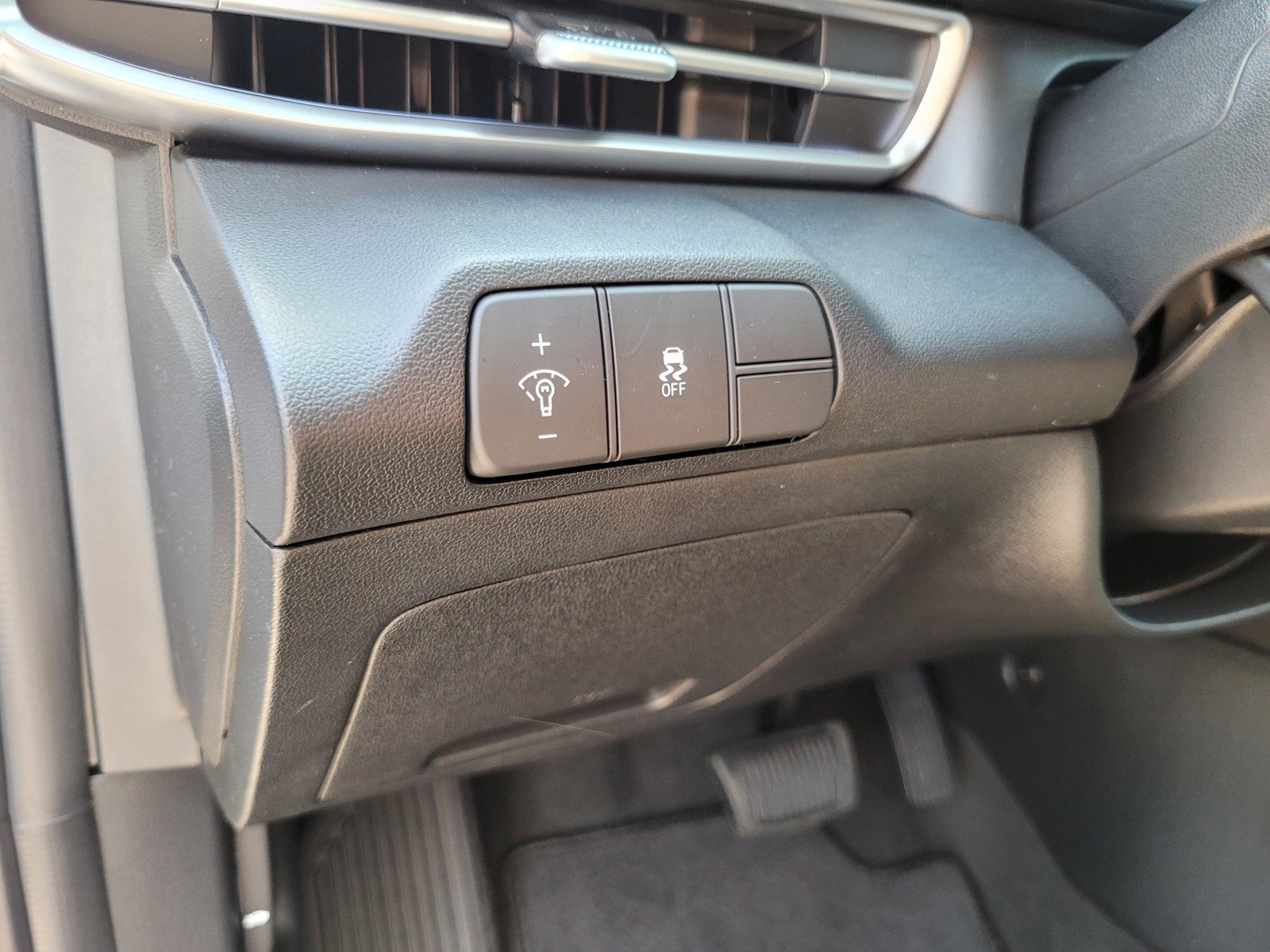 New 2025 Hyundai Elantra SEL image 16