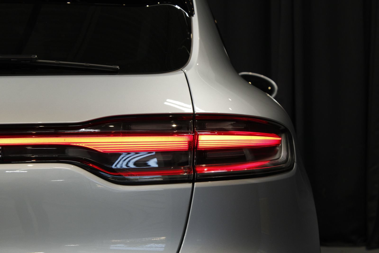 Certified 2026 Porsche Macan AWD/4WD image 13