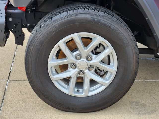 Used 2023 Jeep Wrangler Sport AWD/4WD image 18