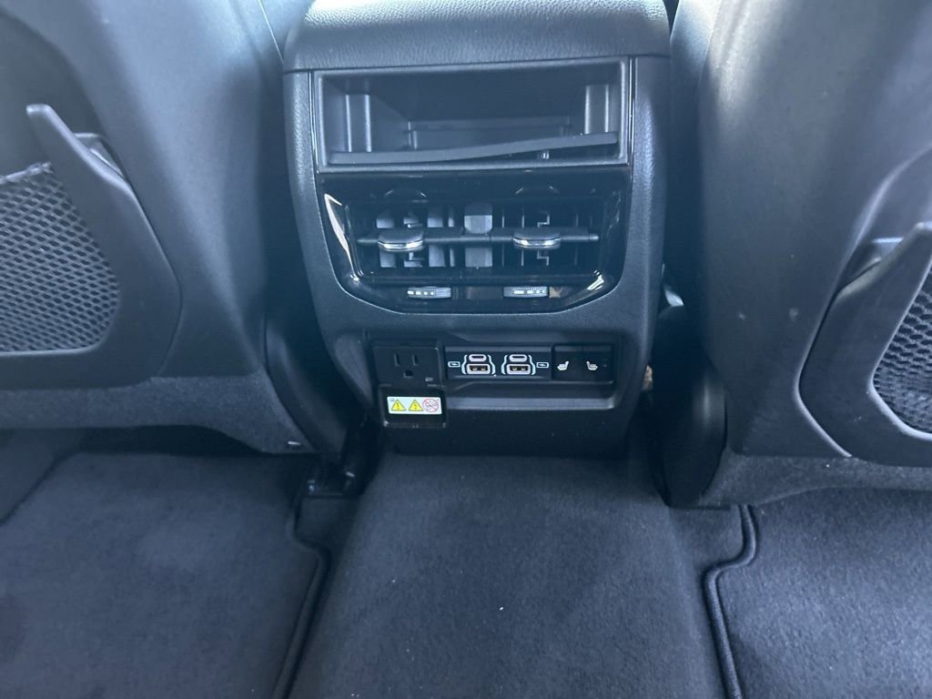 Used 2024 Jeep Grand Cherokee Limited image 27