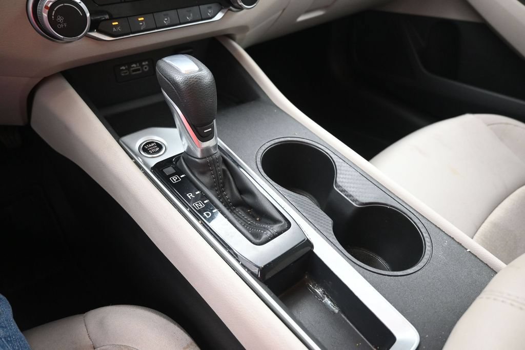 Used 2025 Nissan Altima 2.5 SV FWD image 30