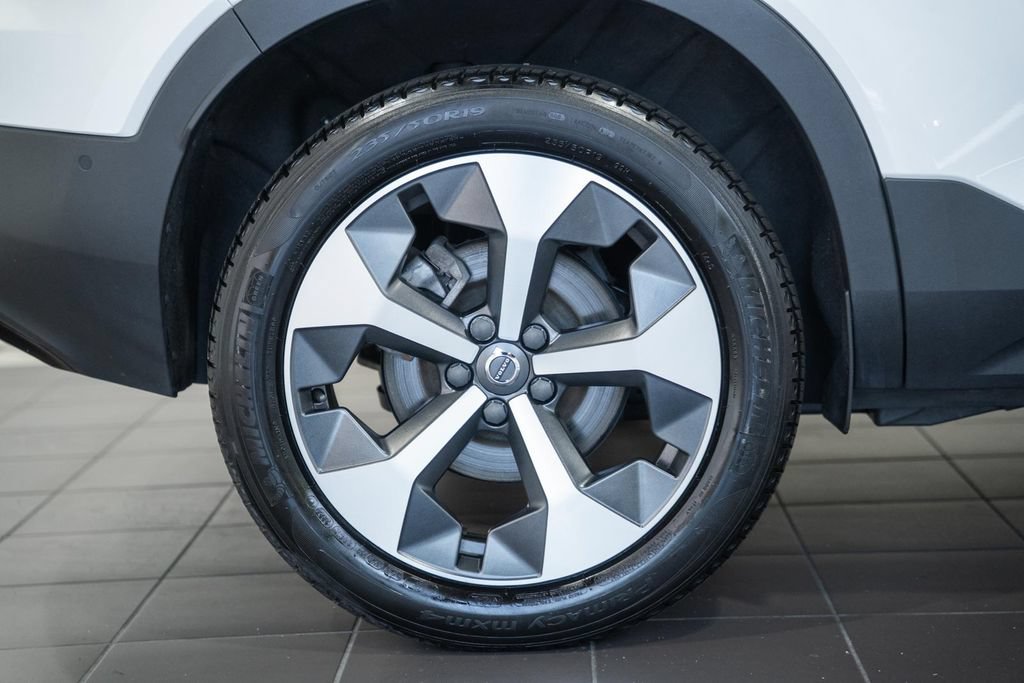 Used 2023 Volvo XC40 B5 Plus w/ Driver Assist Package AWD/4WD image 18